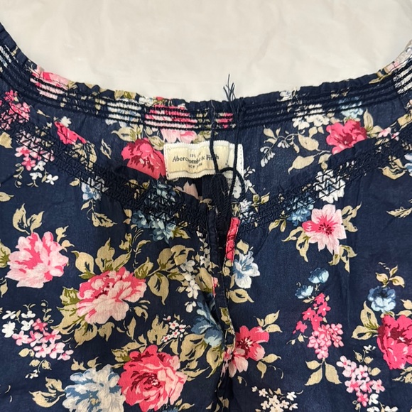 Abercrombie & Fitch Floral Navy Blouse - Picture 7 of 10